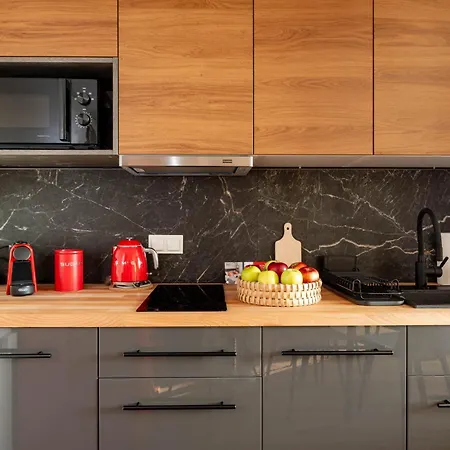 Superapart Pileckiego 258 - Ursynow, Parking アパート ワルシャワ